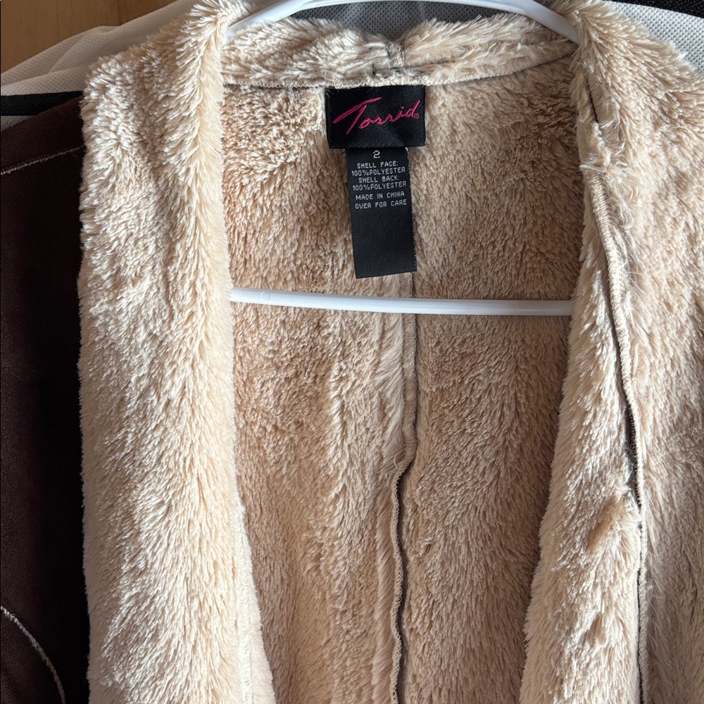 torrid Cream Faux Shearling Teddy Jacket with Brown Suede Exterior - Picture 2 of 8